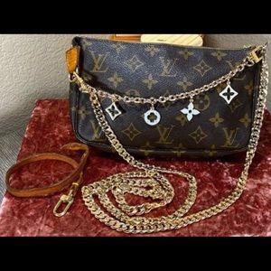 Louis Vuitton crossbody bag Pochette Accessories with chain